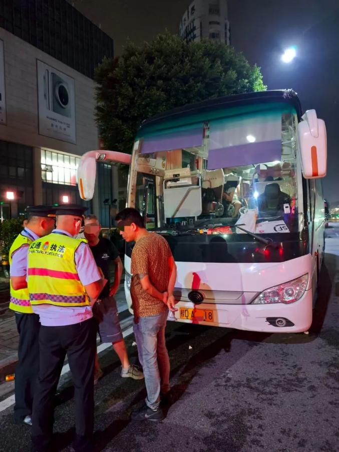 违章高发时段管控_打击跨省市非法营运_严查班包车违章