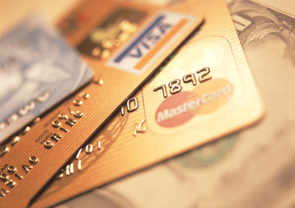 疫情冲击下信用卡交易量断崖式下滑，从业者如鲠在喉