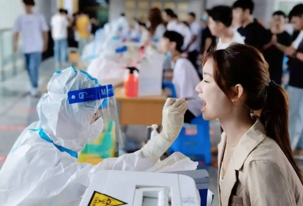 中国疫情防控政策调整后，美国借疫情发难，中方宣布反制