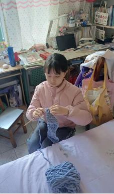 抵制手机沉迷养成良好学习习惯_远离手机健康学习生活_疫情下的生活