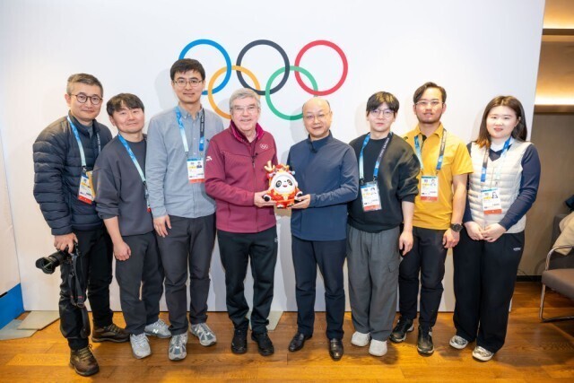 中国冰雪运动发展_国际奥委会主席巴赫专访_冬奥会影响力