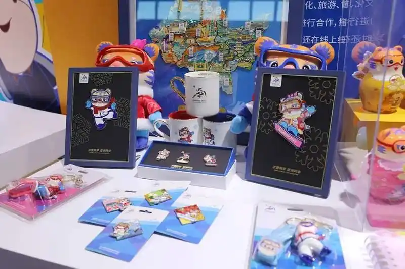 冬奥会纪念品_北京冬奥会背包_安踏可持续设计