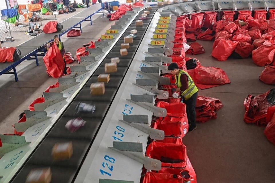 快递谣言焦虑_春节快递不打烊_快递停运原因